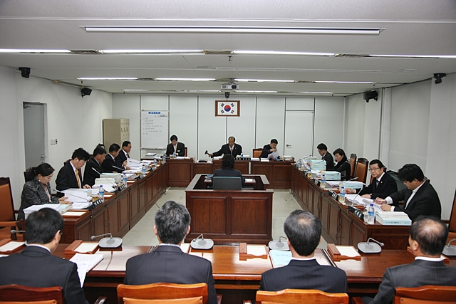 창원시의회 예결위 2012년도 예산안 129억7,505만원 삭감2