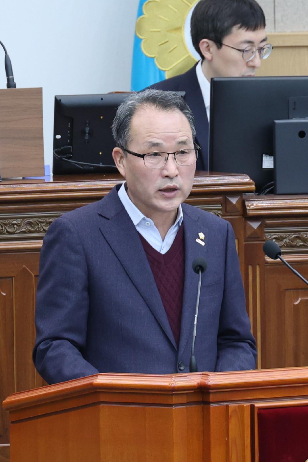 [5분 자유발언]강창석 의원, 대표 문화거리 가로수길 주차 해소 당부1