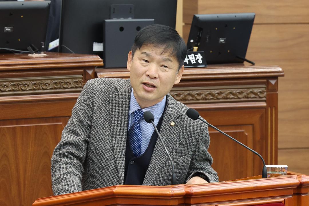 [시정질문]정순욱 의원, 제5차 국가철도망 진해 연결 노력 주문1