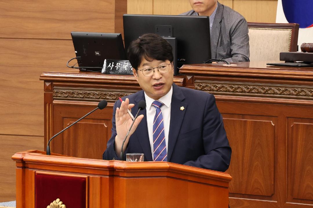 [시정질문]이우완 의원 “싱크홀·산불 경각심 높여야”1