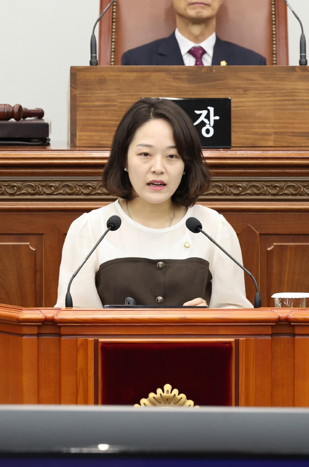 [5분자유발언]성보빈 의원, 맨발 걷기 길 점검·관리 방안 제시1