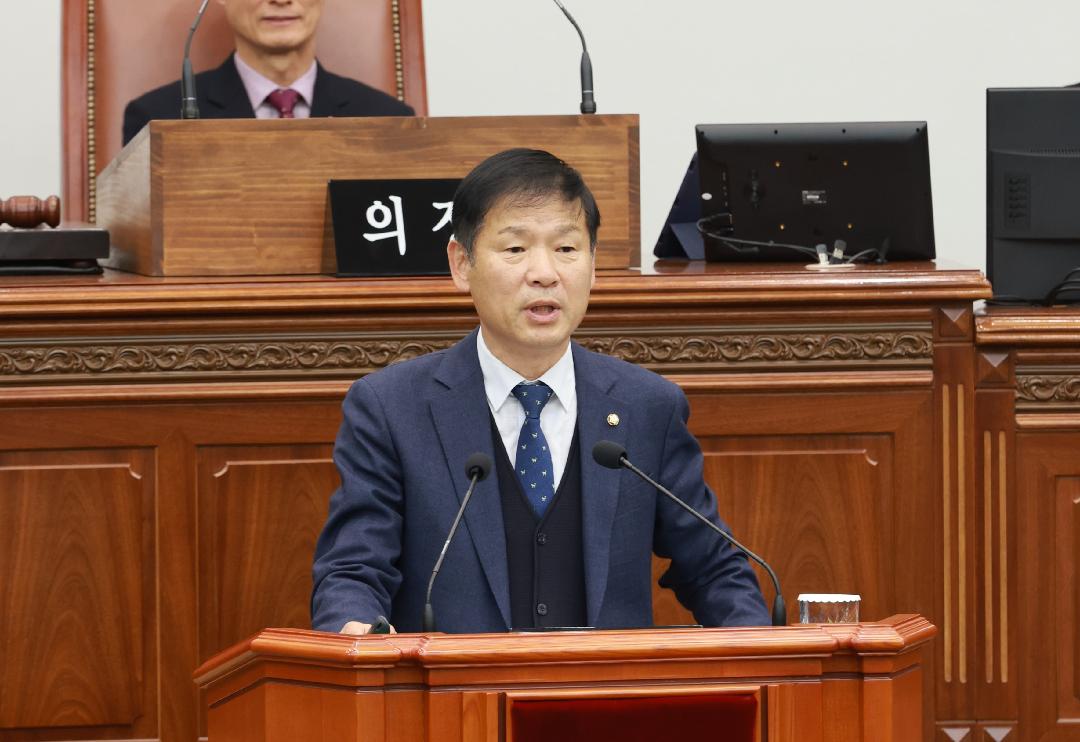 [5분자유발언]정순욱 의원, 진해지역 고도제한 완화 촉구1