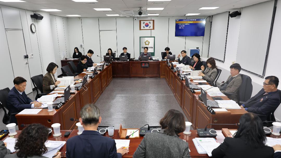 산업경제복지위원회, 경남로봇랜드 현안 점검1