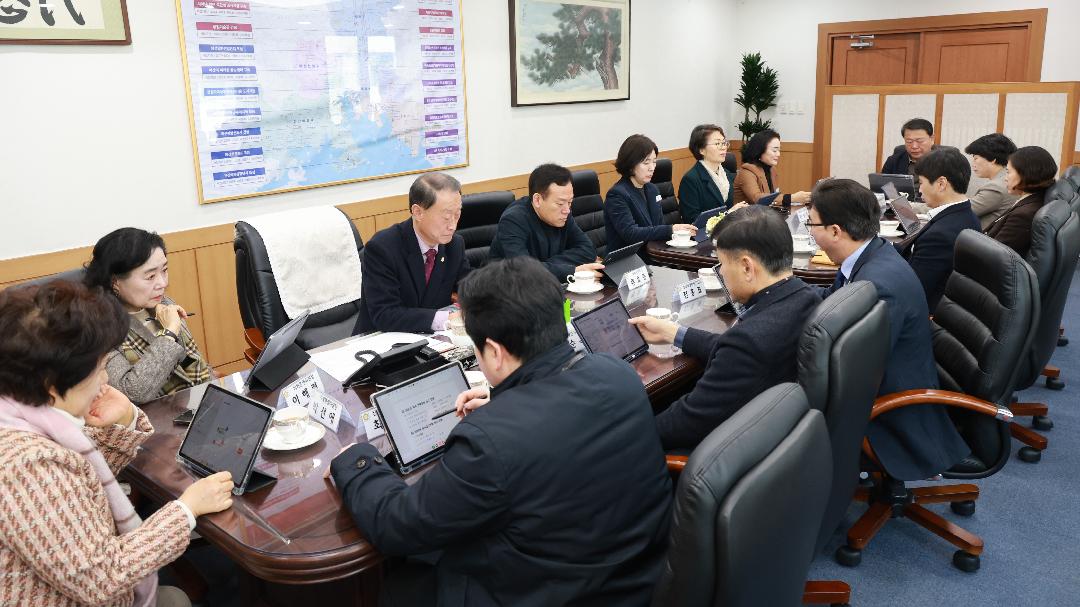 창원특례시의회, 2026년 첫 의장단 간담회 개최1