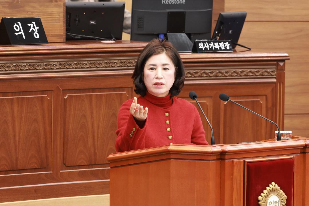 [시정질문]구점득 의원 “주차장 1면에 1억 원…도시재생 아닌 낭비”1