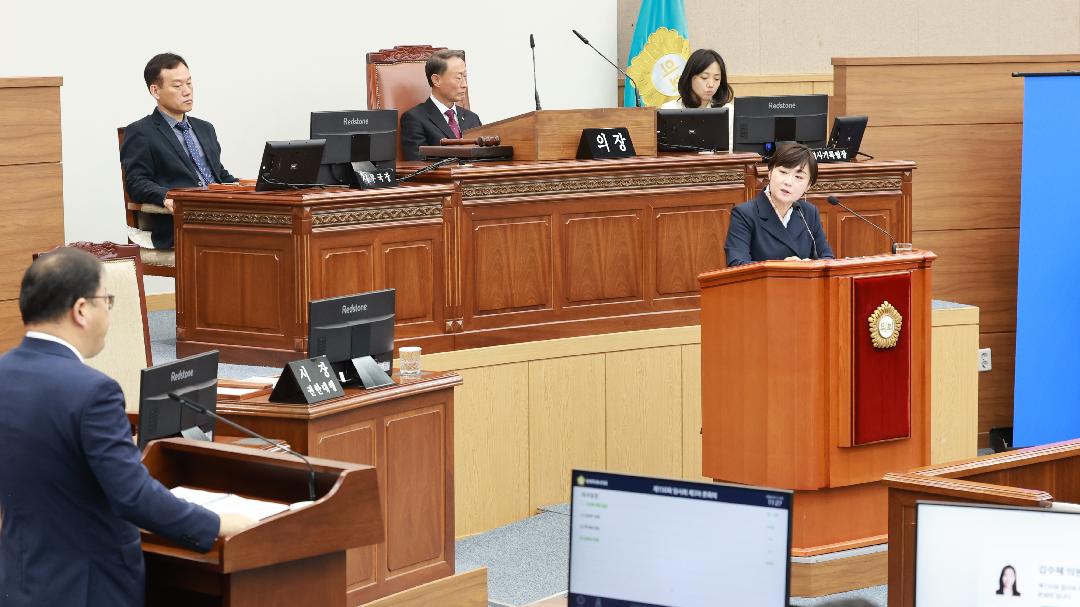 [시정질문]김묘정 의원 “통합돌봄 철저한 준비 당부”1