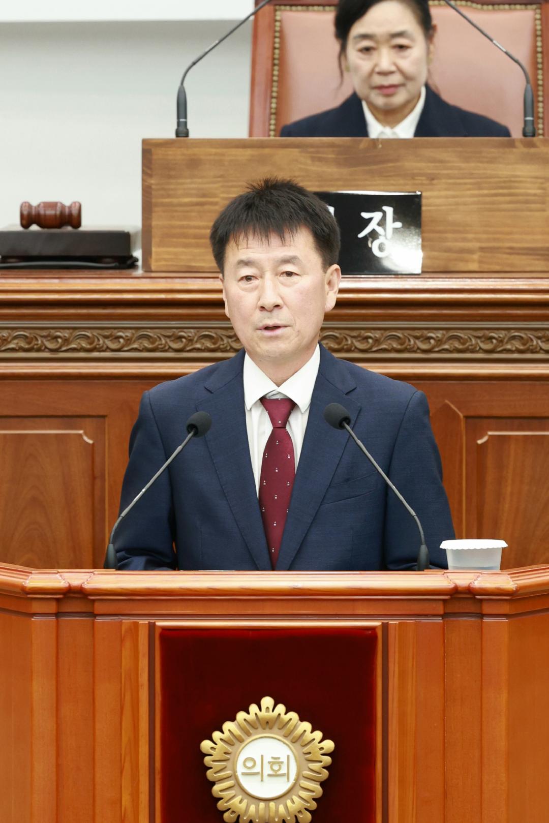 제5대 창원특례시의회 전반기 의장에 이해련 의원 선출3