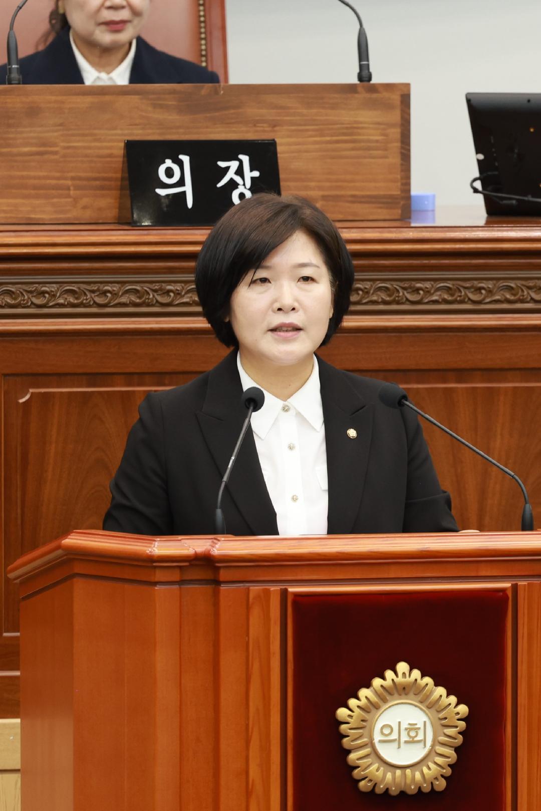 제5대 창원특례시의회 전반기 의장에 이해련 의원 선출5