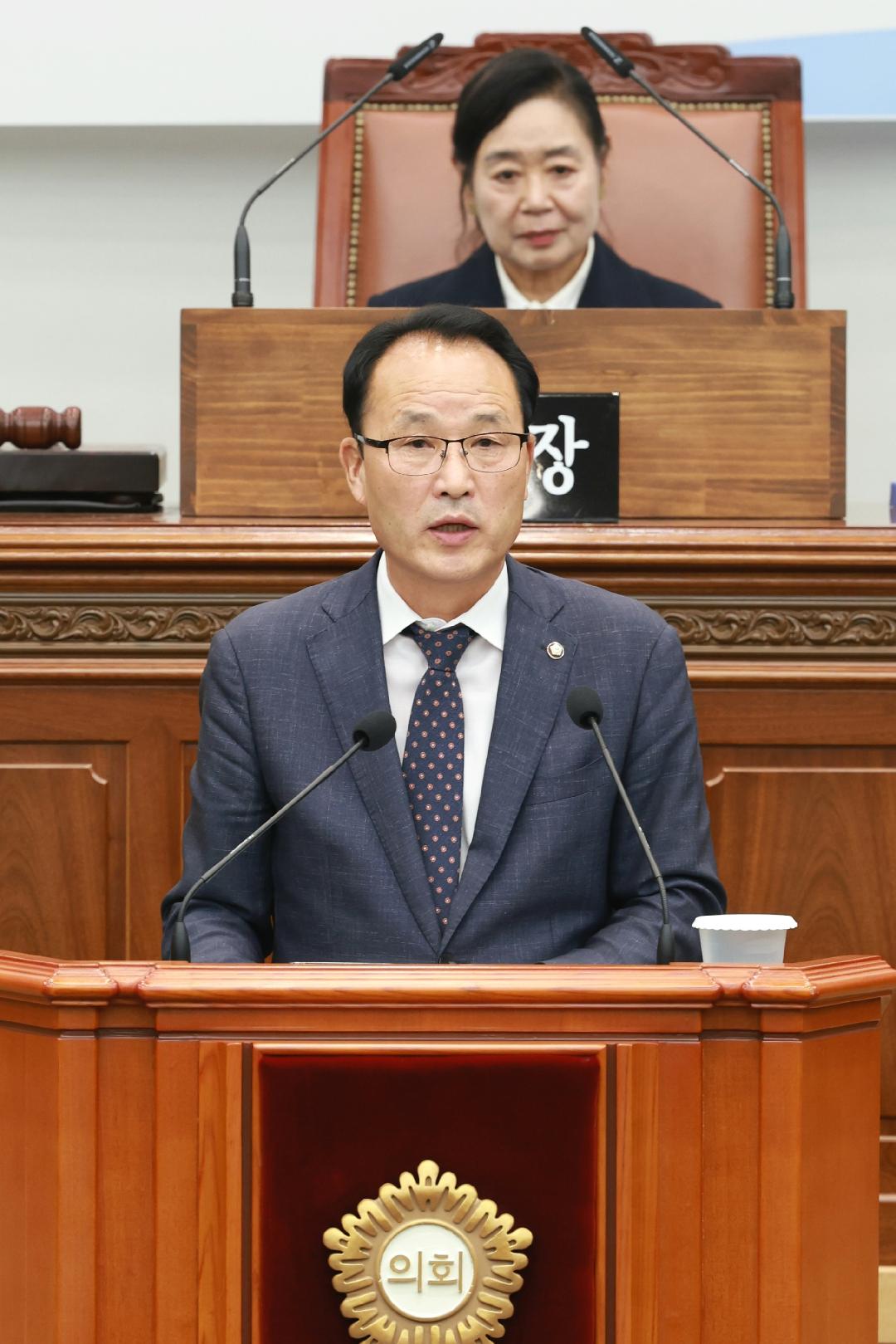 제5대 창원특례시의회 전반기 의장에 이해련 의원 선출6