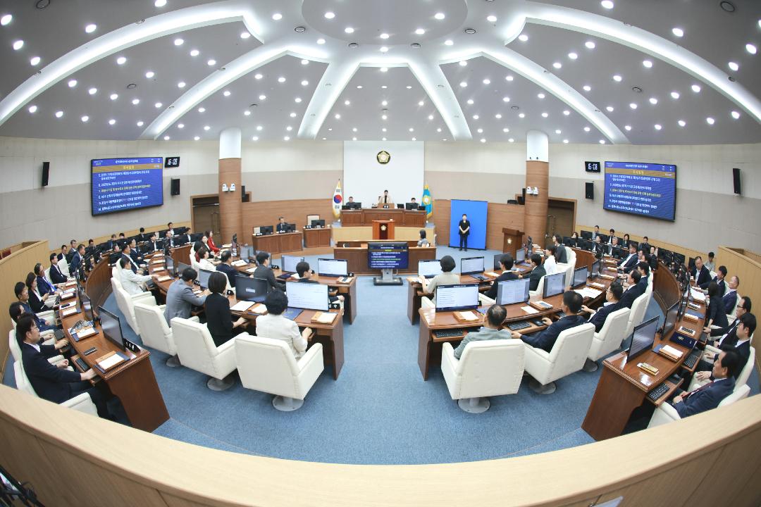 창원시의회 제154회 임시회 마무리...해사 진해 존치 촉구1
