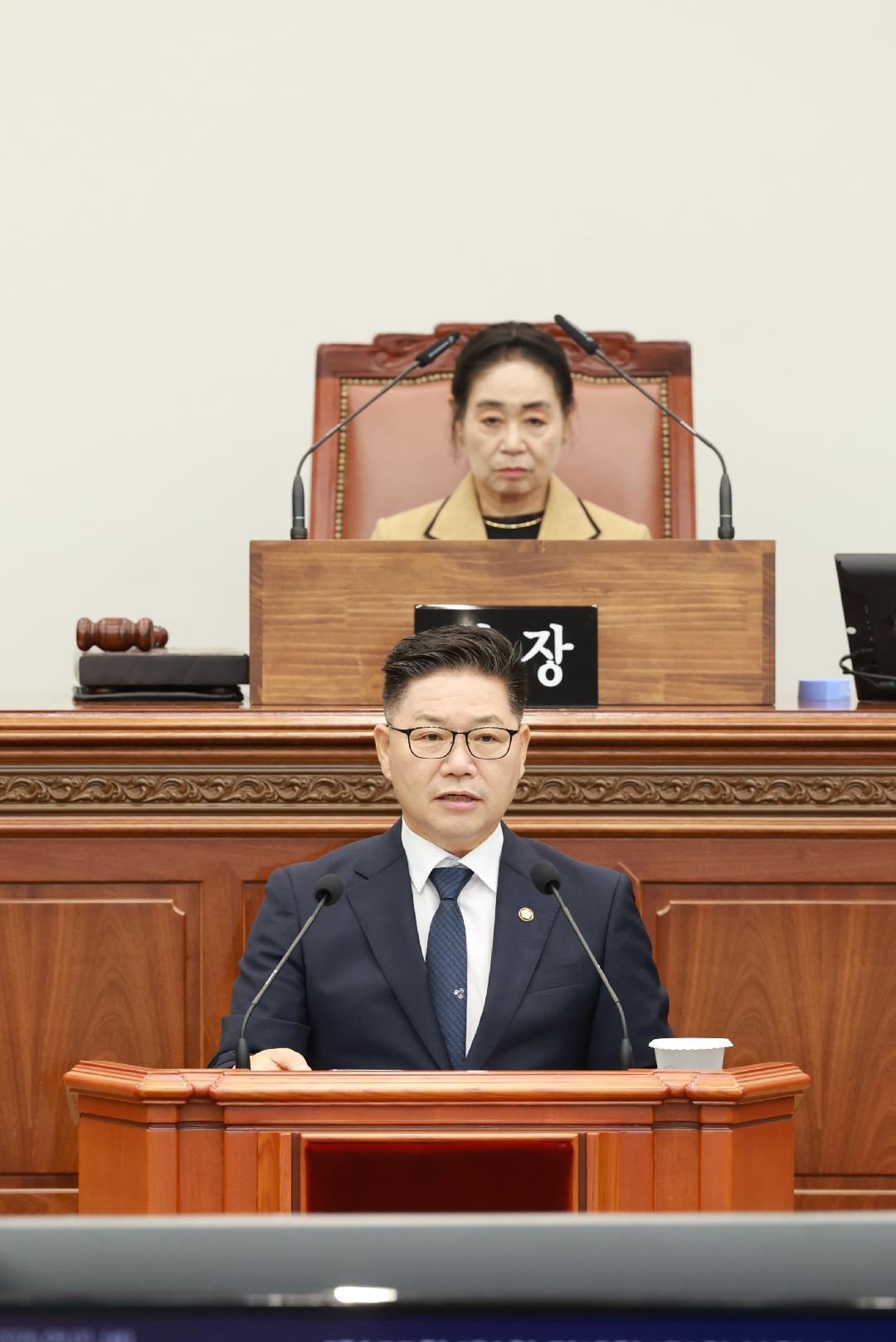 [5분자유발언] 배명갑 의원, 진해신항 인근 장기 방치부지 관리 촉구1