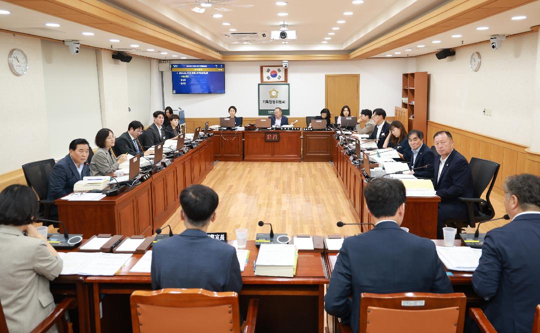 창원시의회 기획행정위, 제1회 추경예산안 예비심사 완료1