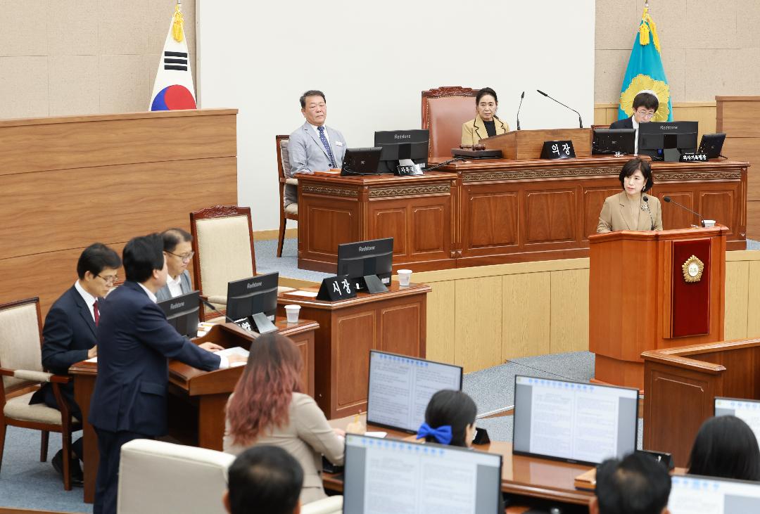[시정질문] 구점득 의원 “재정 부담 막고 책임 행정 구현해야”1