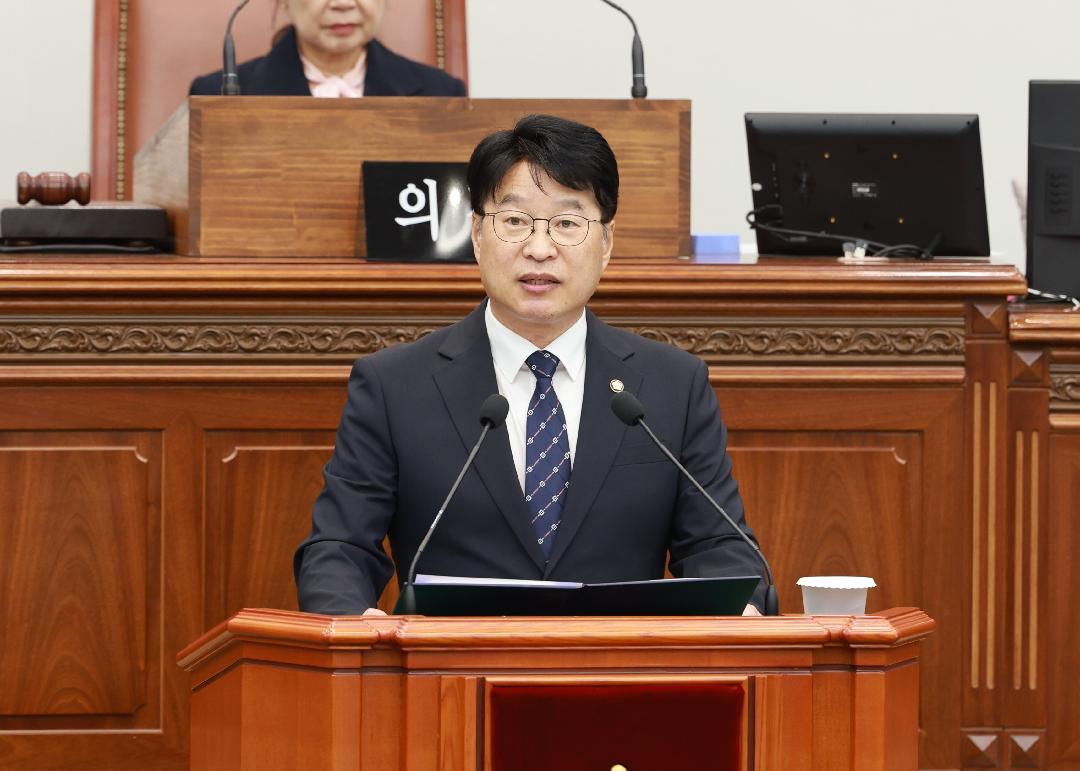 [5분자유발언] 이우완 의원, ‘국립청소년수련원’ 마산로봇랜드 유치 제안1