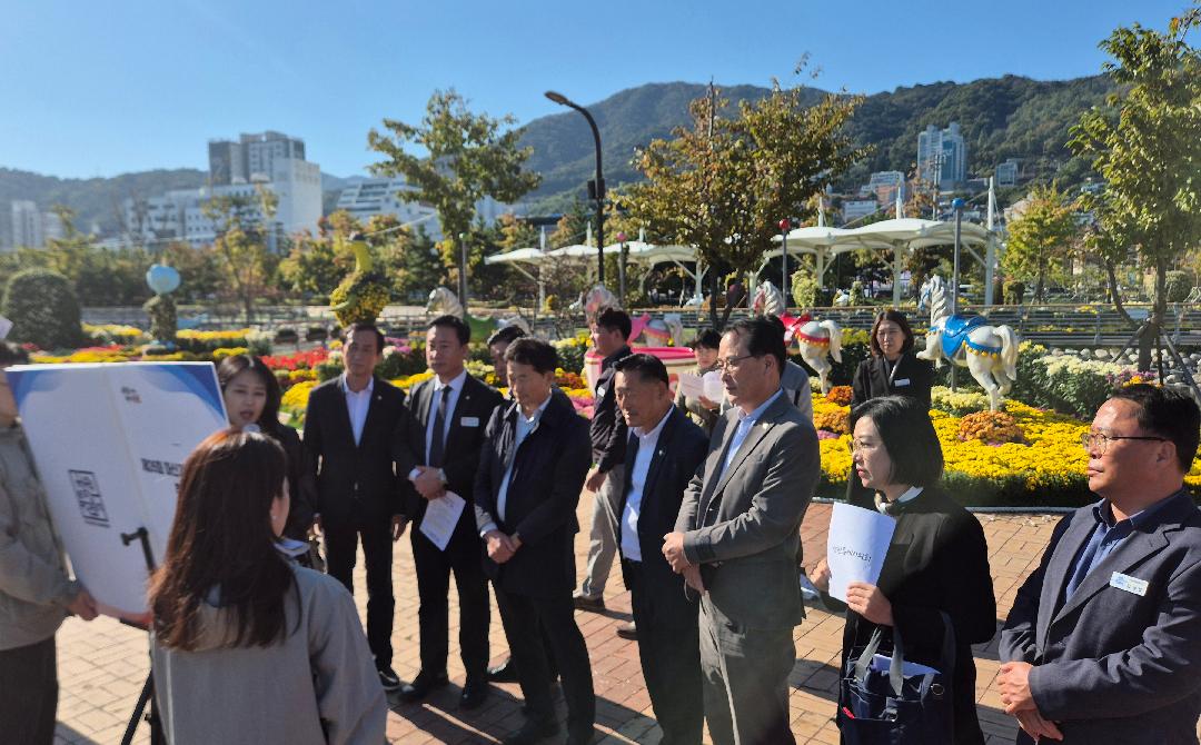문화환경도시위, 마산가고파국화축제 현장 안전·편의 점검2