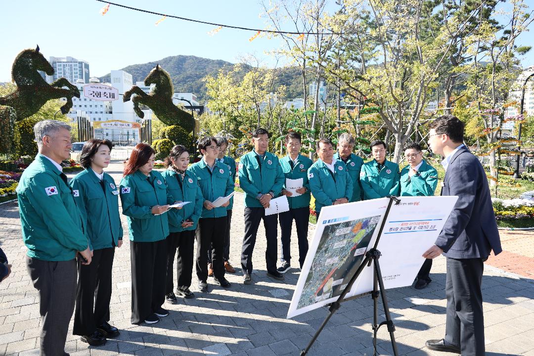 건설해양농림위, 마산가고파국화축제 준비 현장 점검2