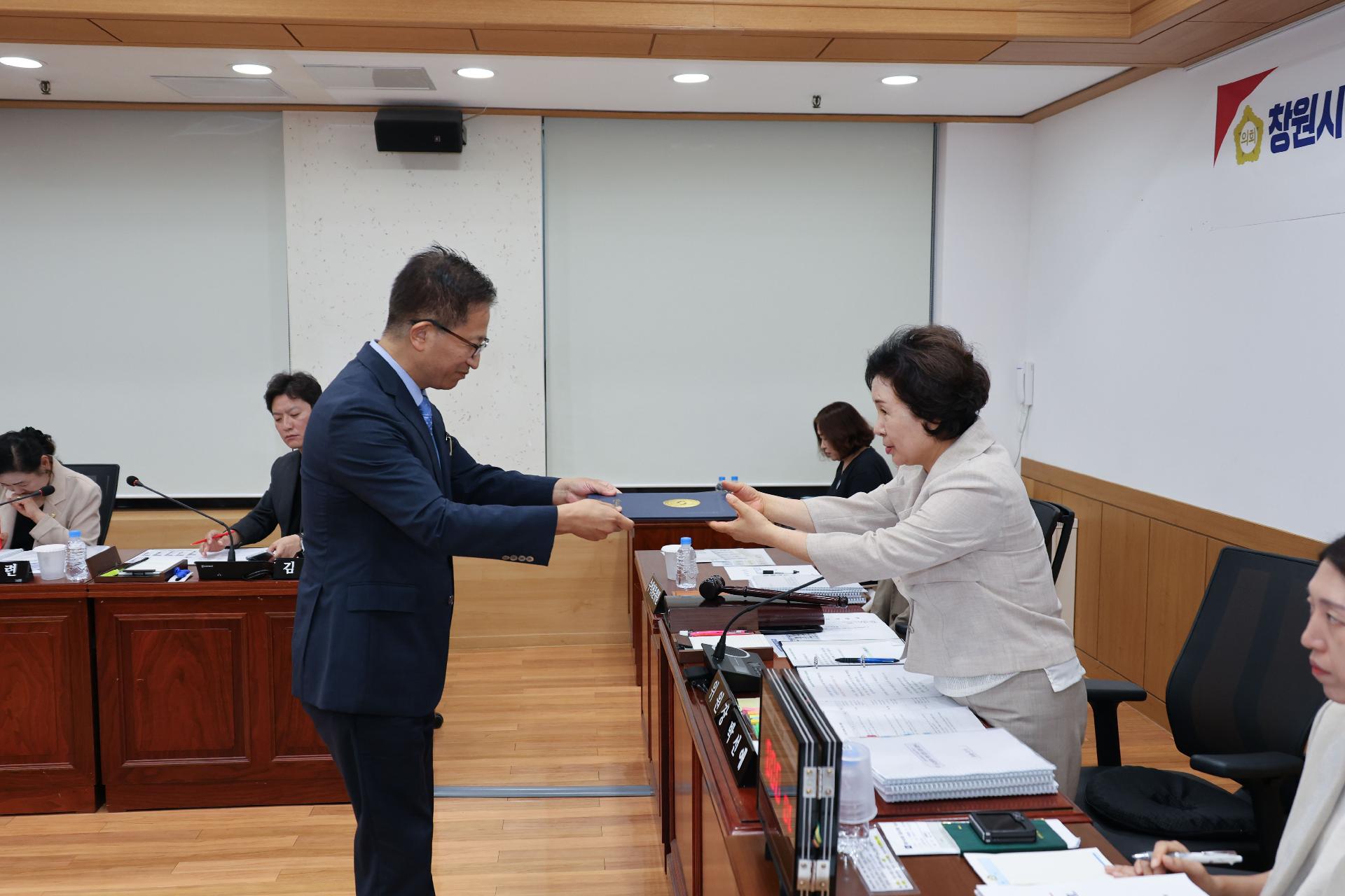이미지제목 class=