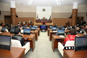 참좋은학원 학생들 창원시의회 방문(2012.2.22)