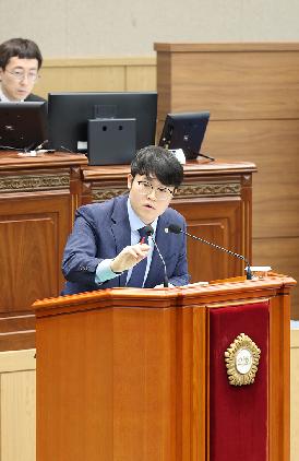 제137회 제3차 본회의 시정질문