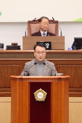 제140회 임시회 제2차 본회의 의원 발언 사진 모음